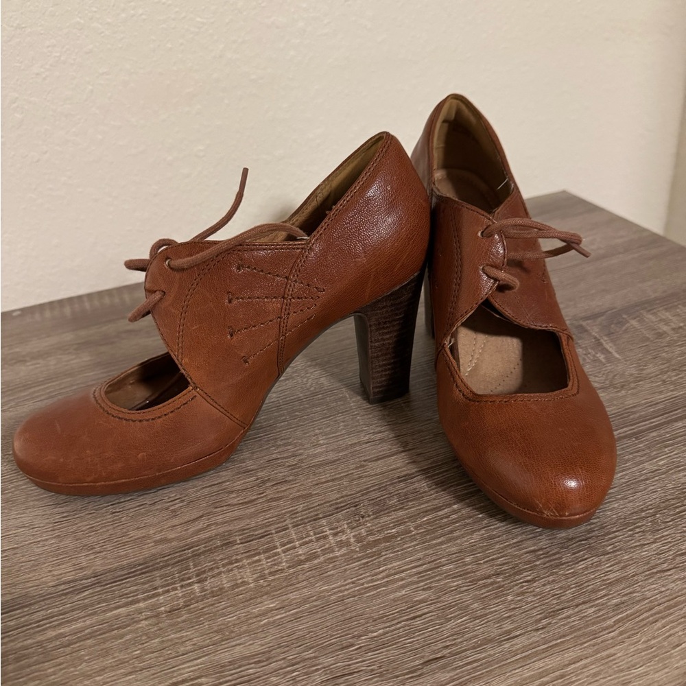 Clarks Tan Leather Women's Heels